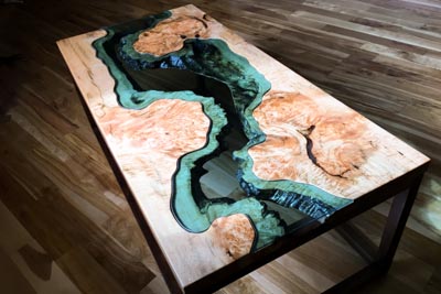 Пример стола-реки в интерьере